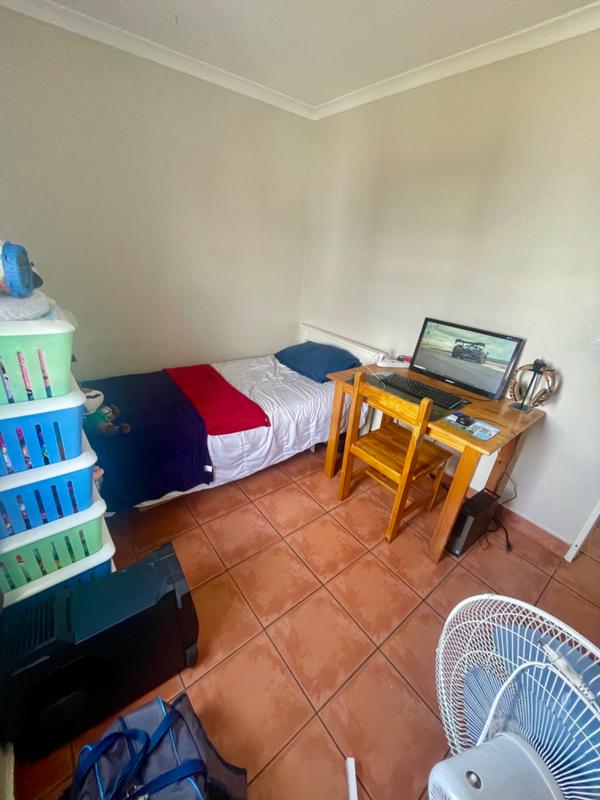 2 Bedroom Property for Sale in Vredekloof East Western Cape